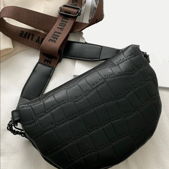 Crocodile Embossed Chain Decor Saddle Bag - Picture 2 of 5